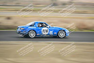 media/Jan-26-2025-CalClub SCCA (Sun) [[cfcea7df88]]/Group 4/Race/